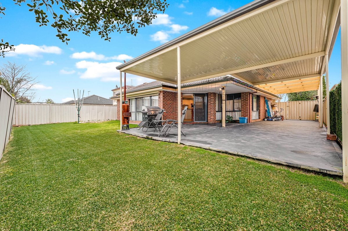 9 Chesterton Avenue Tarneit - Residential for sale