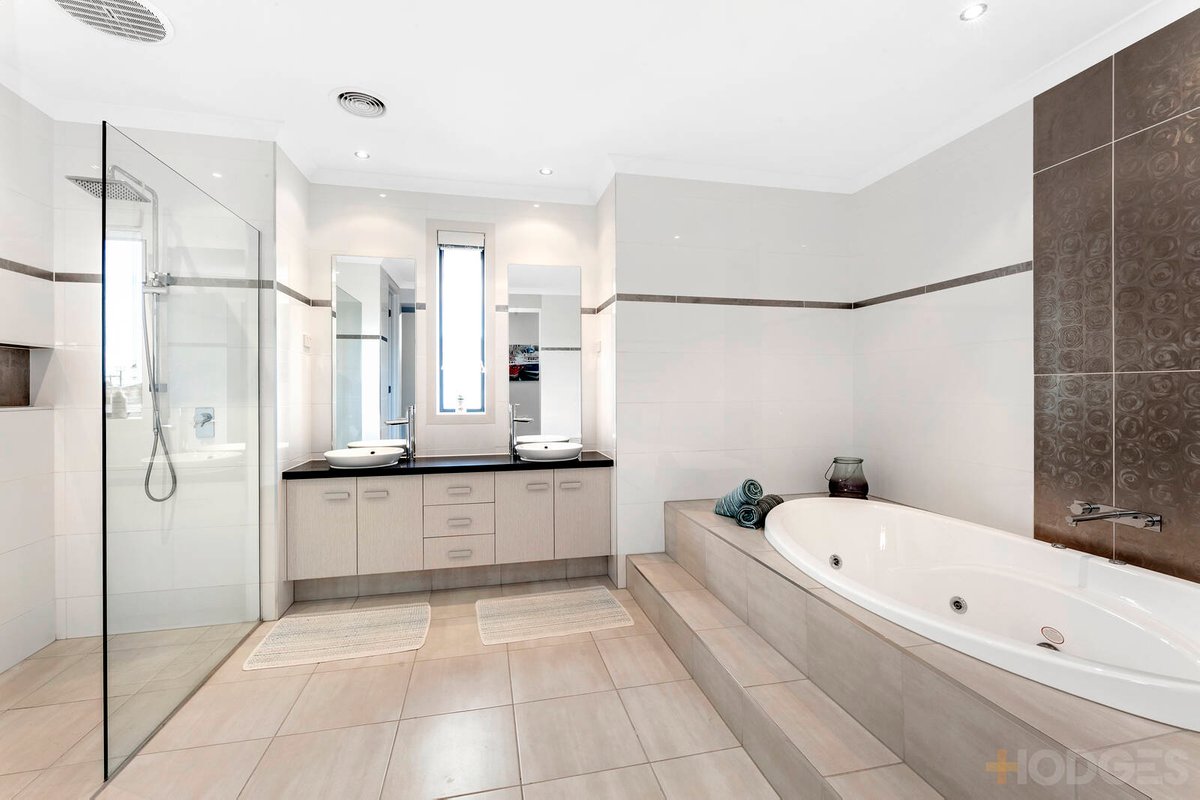9 Connie Street Bentleigh East - Residential for sale
