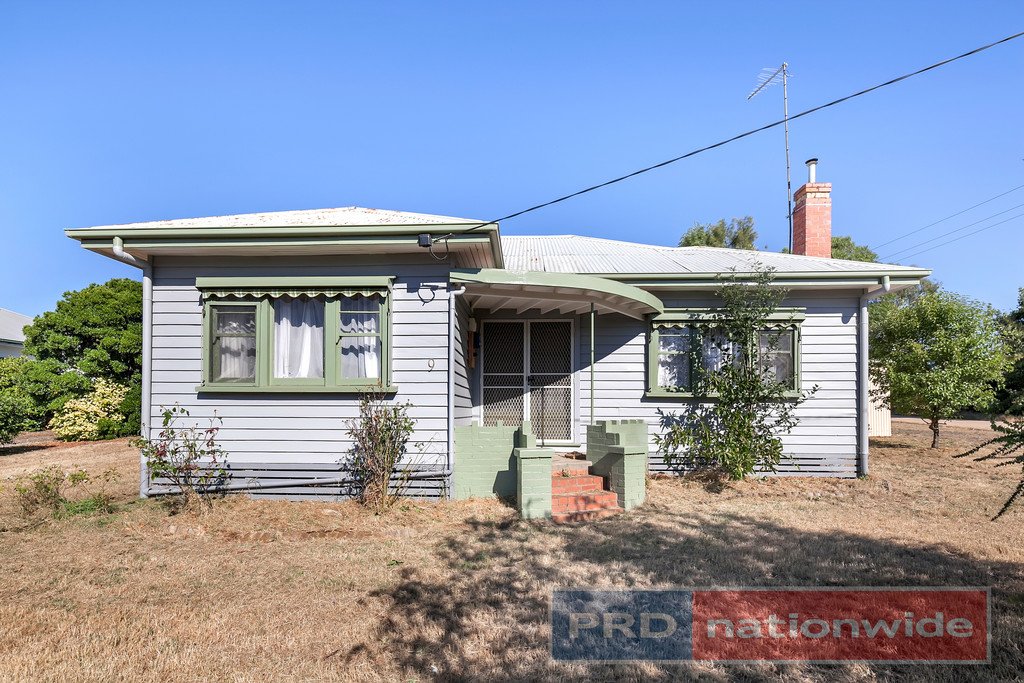 9 Elizabeth Road, CRESWICK VIC 3363