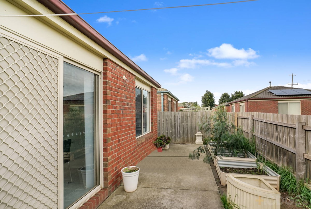 9 Fiona Court Werribee - Residential for sale