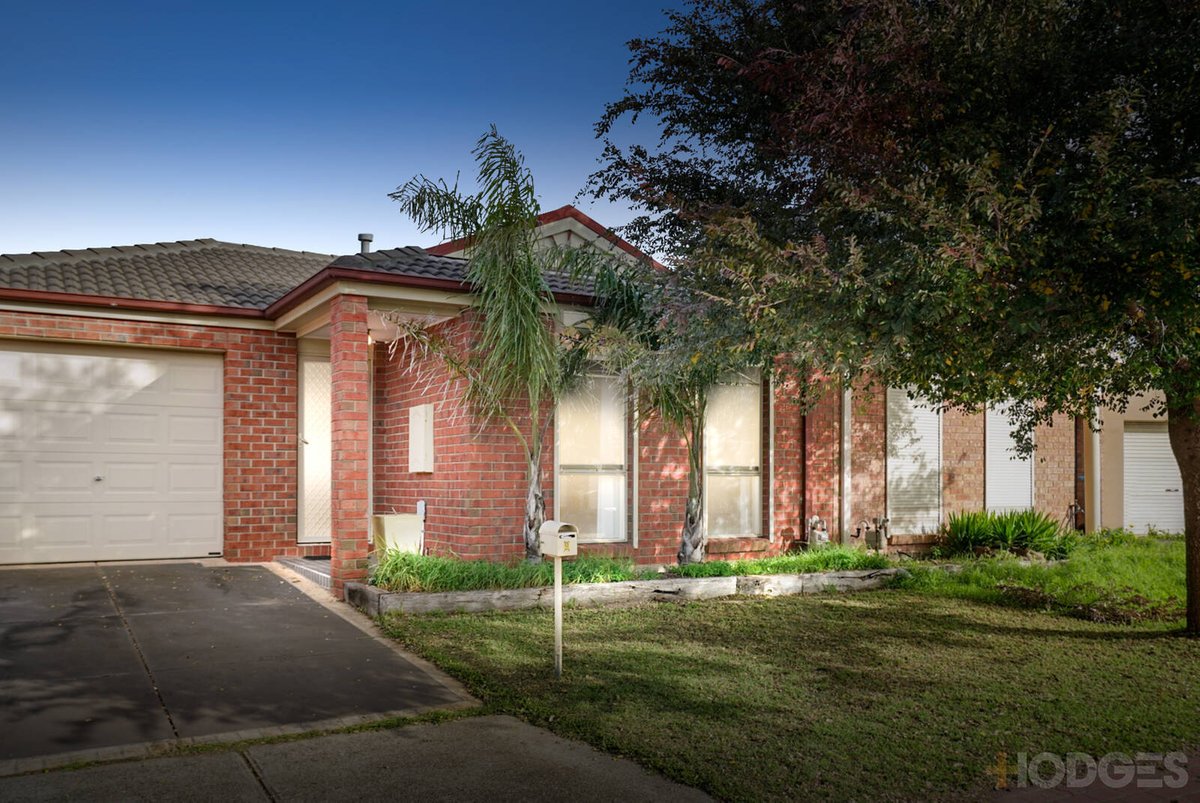 9 Fiona Court Werribee - Residential for sale