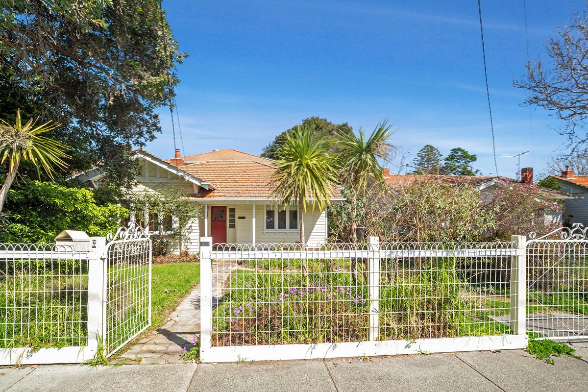 9 Imbros Street Hampton - 4 bedroom property
