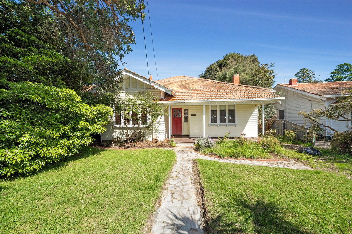 9 Imbros Street Hampton - Residential for lease