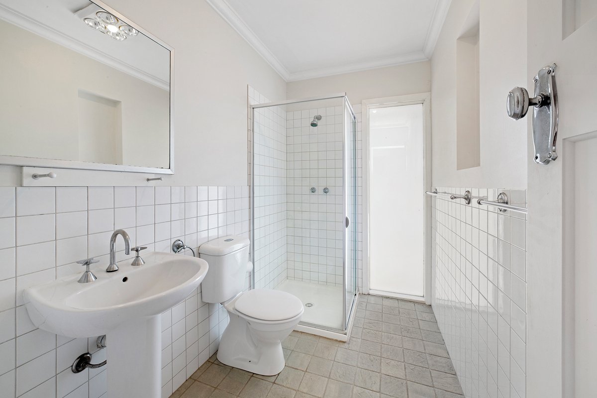 9 Imbros Street Hampton - Residential for lease