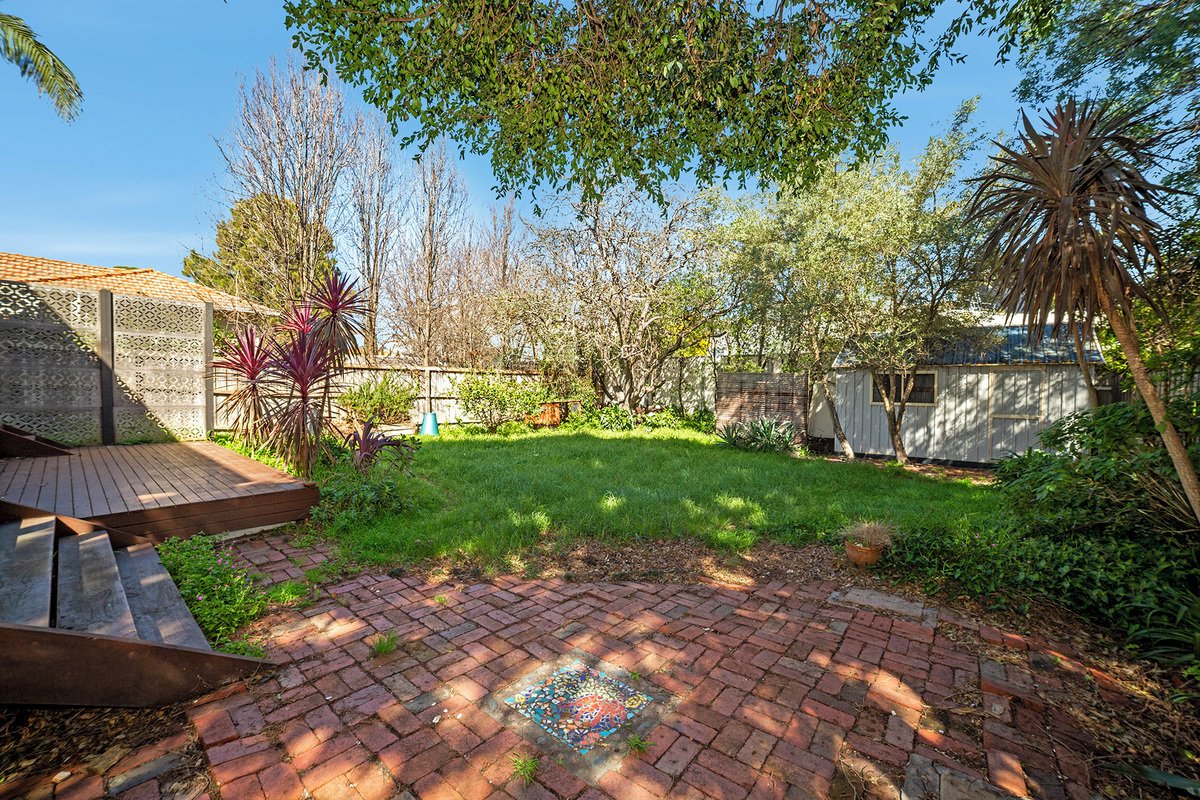 9 Imbros Street Hampton - Residential for lease