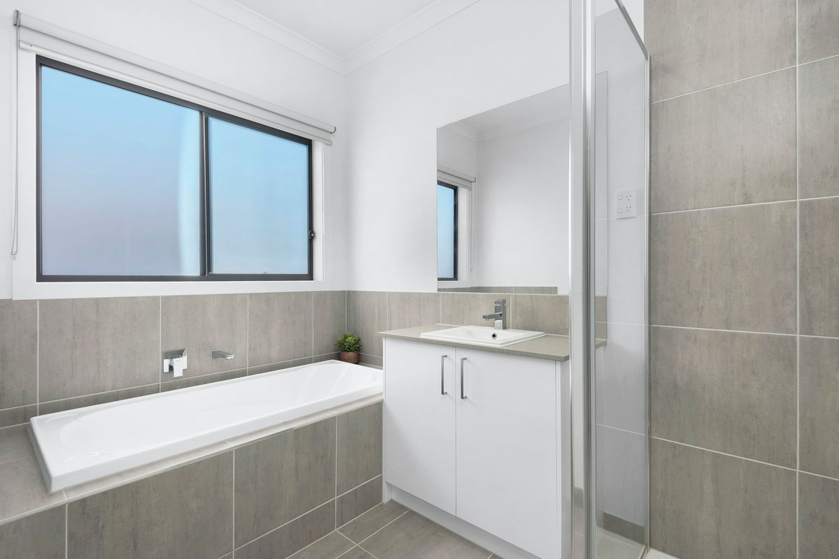 9 Mistybrook Pl  Armstrong Creek - Residential for lease