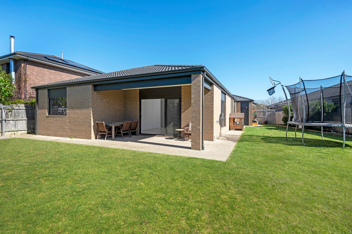9 Mistybrook Pl  Armstrong Creek - Residential for lease