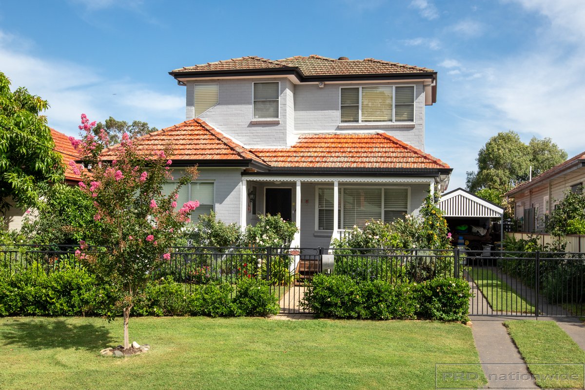 9 Roy Street, LORN NSW 2320