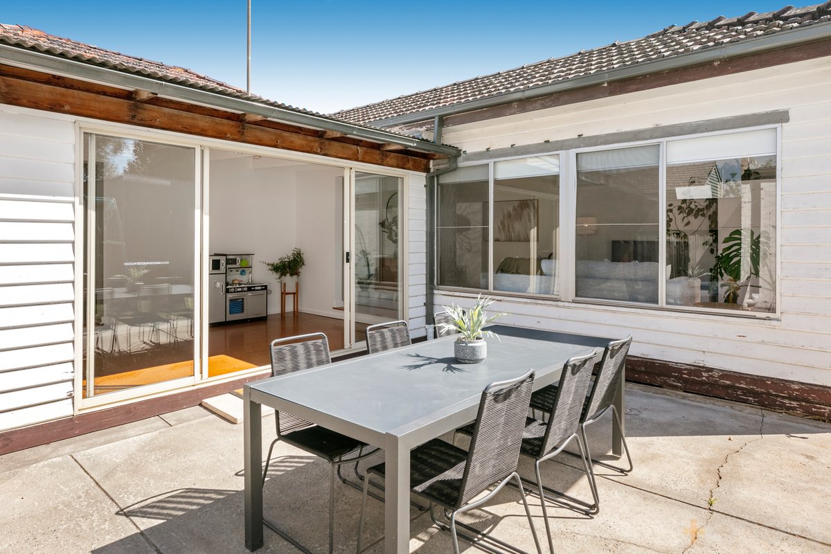 9 Stuart Avenue Cheltenham - Residential for sale