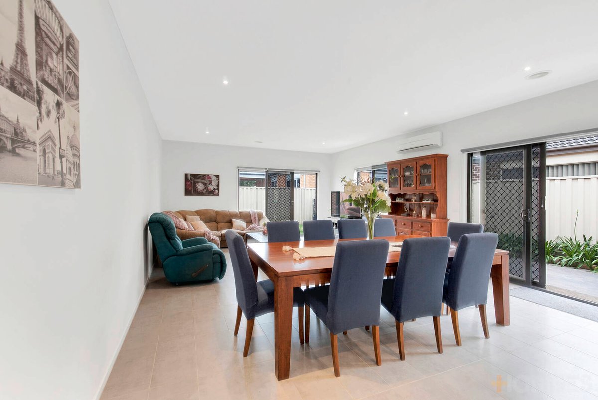 9 Sulfaro Drive Werribee - Residential for sale