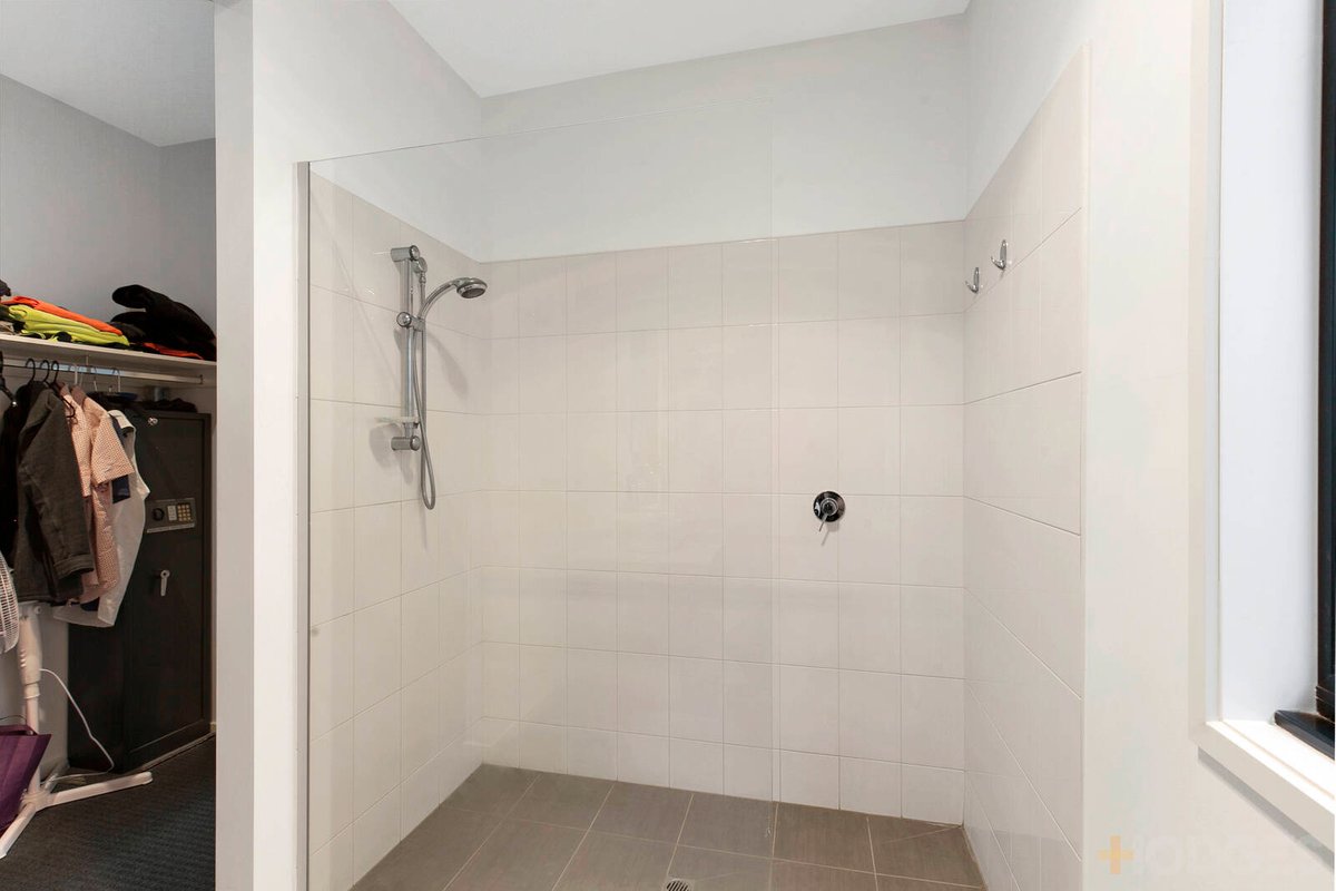 9 Sulfaro Drive Werribee - Residential for sale