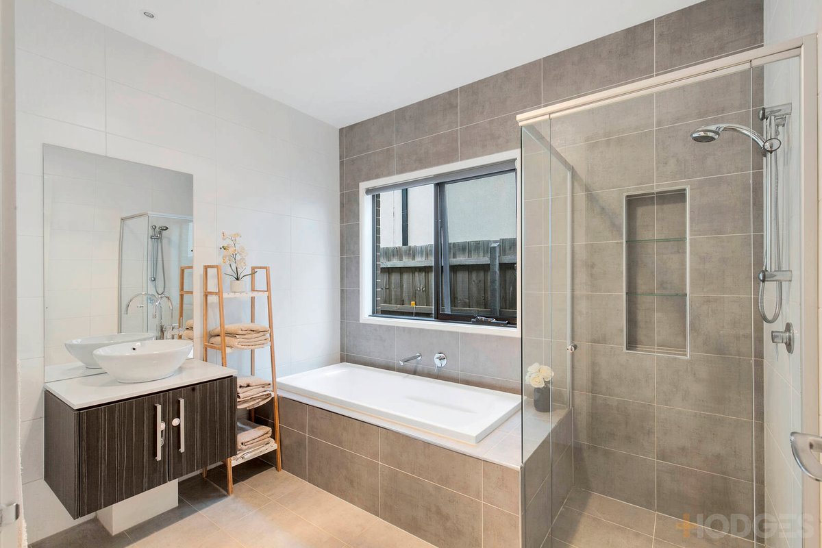 9 Sulfaro Drive Werribee - Residential for sale
