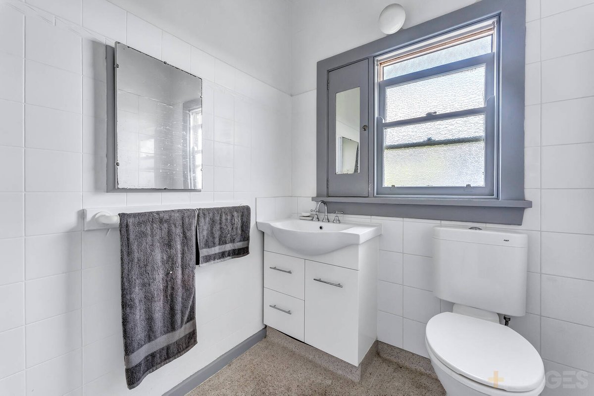 9 Vialls Avenue Parkdale - Residential for sale