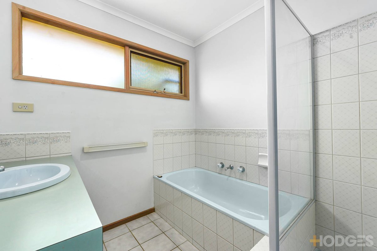 9 Willora Crescent Cranbourne West - Residential for sale