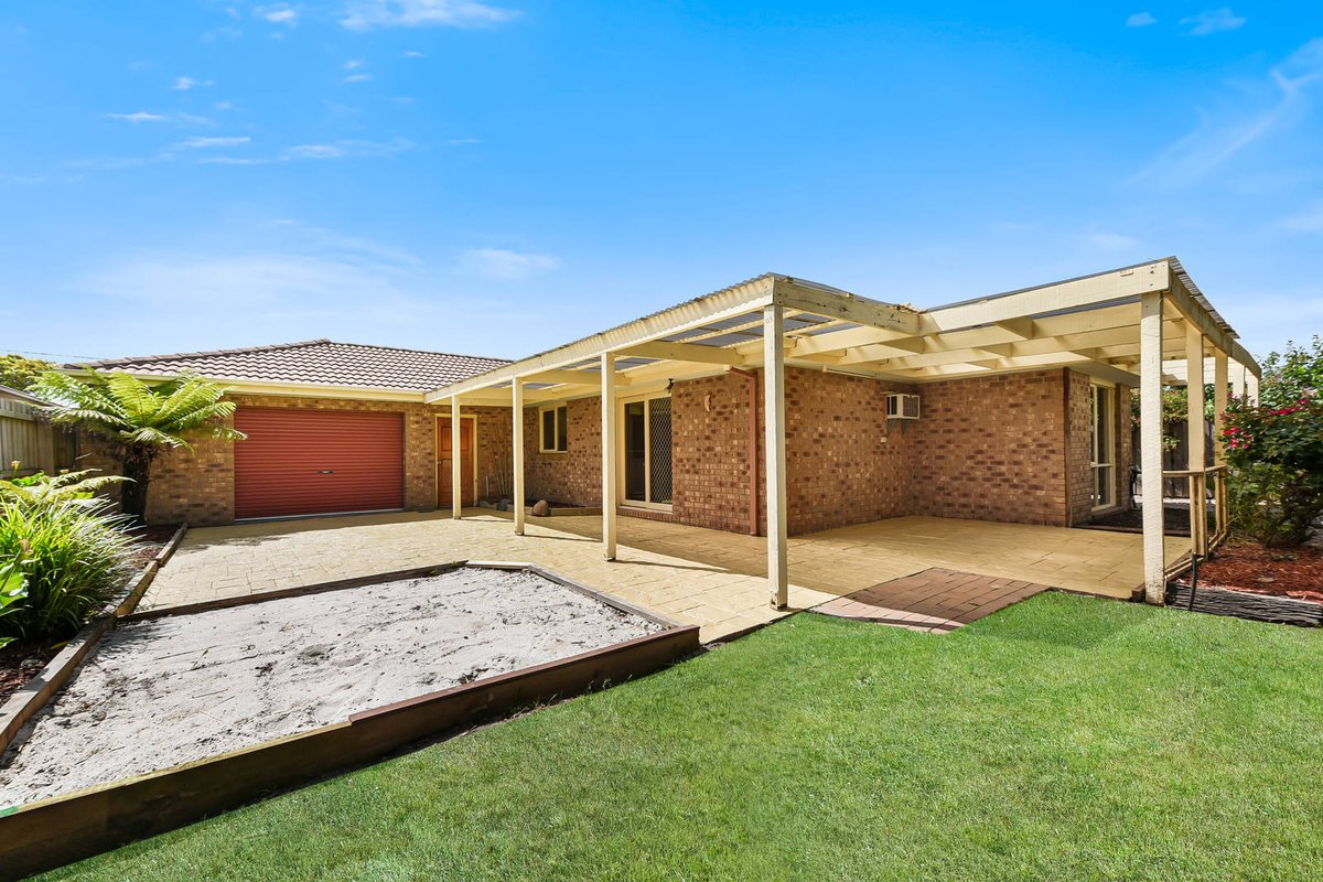 9 Willora Crescent Cranbourne West - Residential for sale