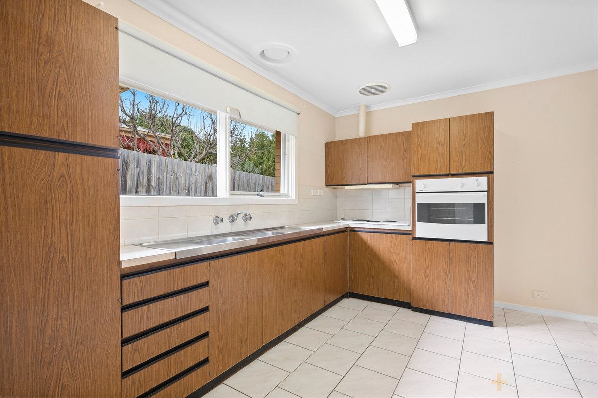9 / 143 Weatherall Road Cheltenham - Residential for sale