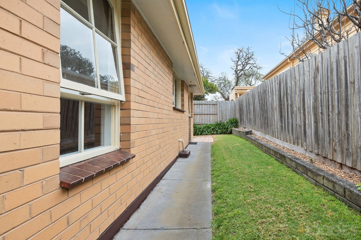 9 / 143 Weatherall Road Cheltenham - Residential for sale