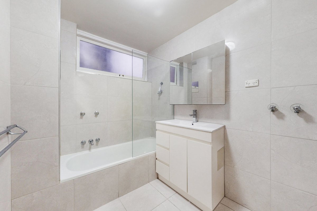 9 / 210 Domain Road SOUTH YARRA - Residential for lease