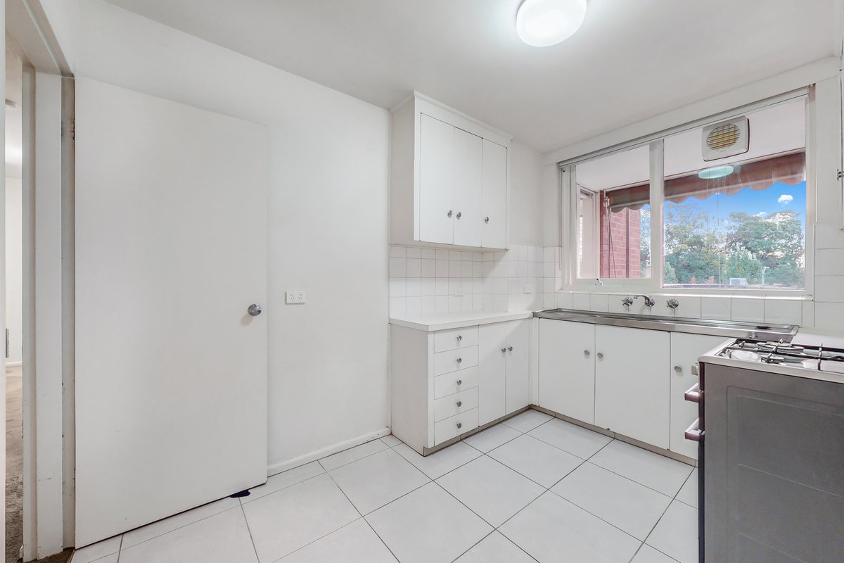 9 / 210 Domain Road SOUTH YARRA - Residential for lease