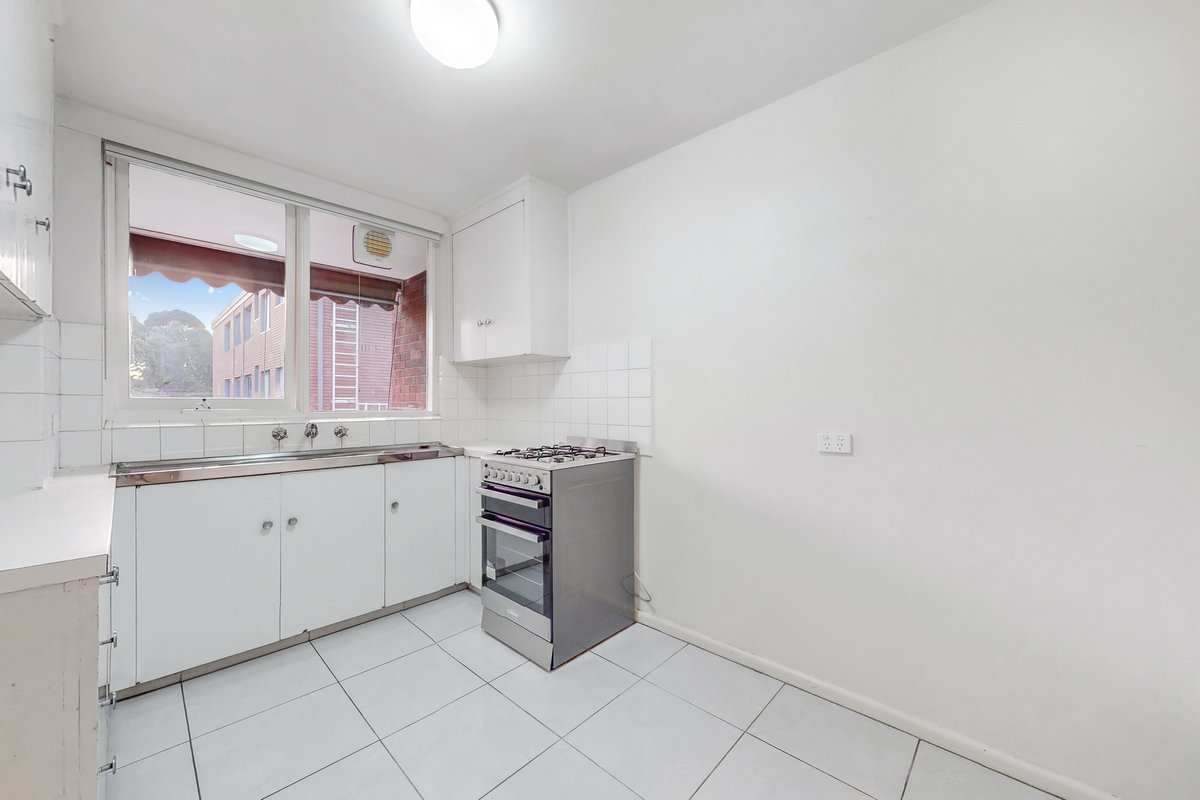 9 / 210 Domain Road SOUTH YARRA - Residential for lease