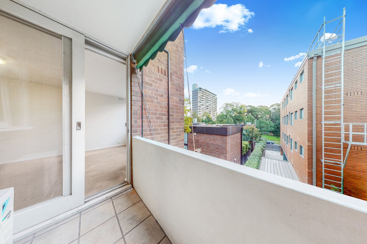 9 / 210 Domain Road SOUTH YARRA - Residential for lease