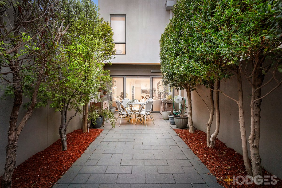 9 / 235 Wickham Road Moorabbin - Residential for sale