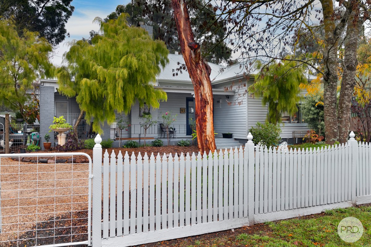 93 Main Street, GORDON VIC 3345