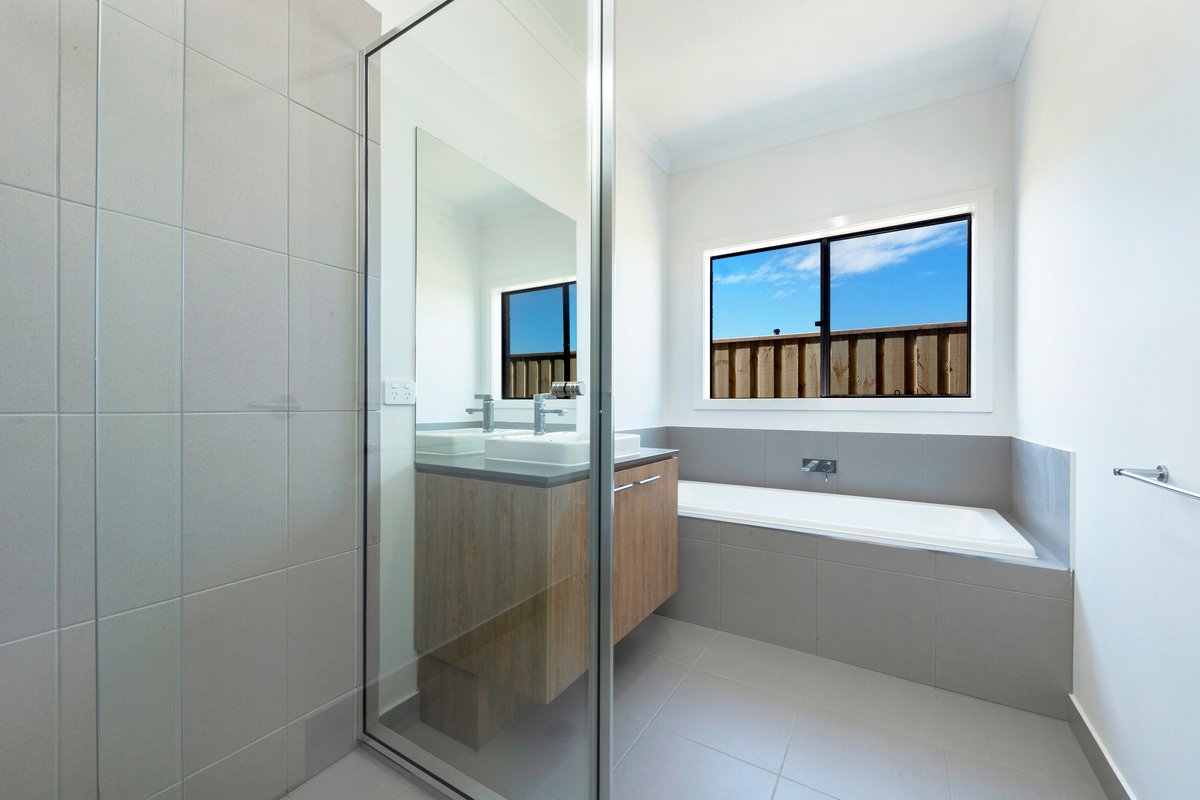 93 Oakdean Blvd Ocean Grove - Residential for lease