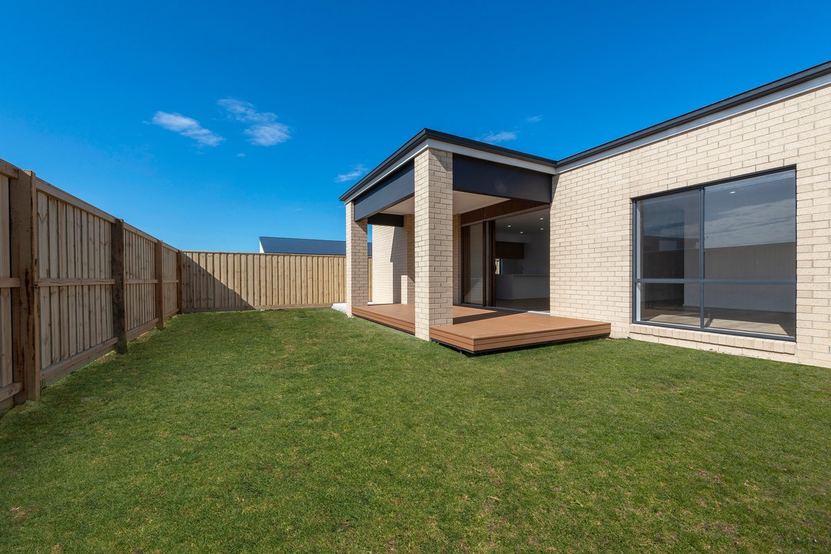 93 Oakdean Blvd Ocean Grove - Residential for lease