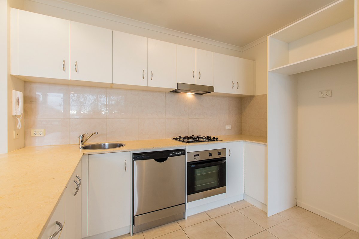 9 / 300 High Street PRAHRAN - Residential for lease