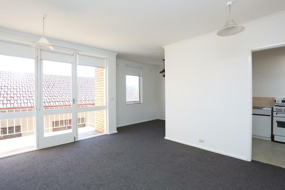 9 / 379 Dandenong Road ARMADALE - 2 bedroom property