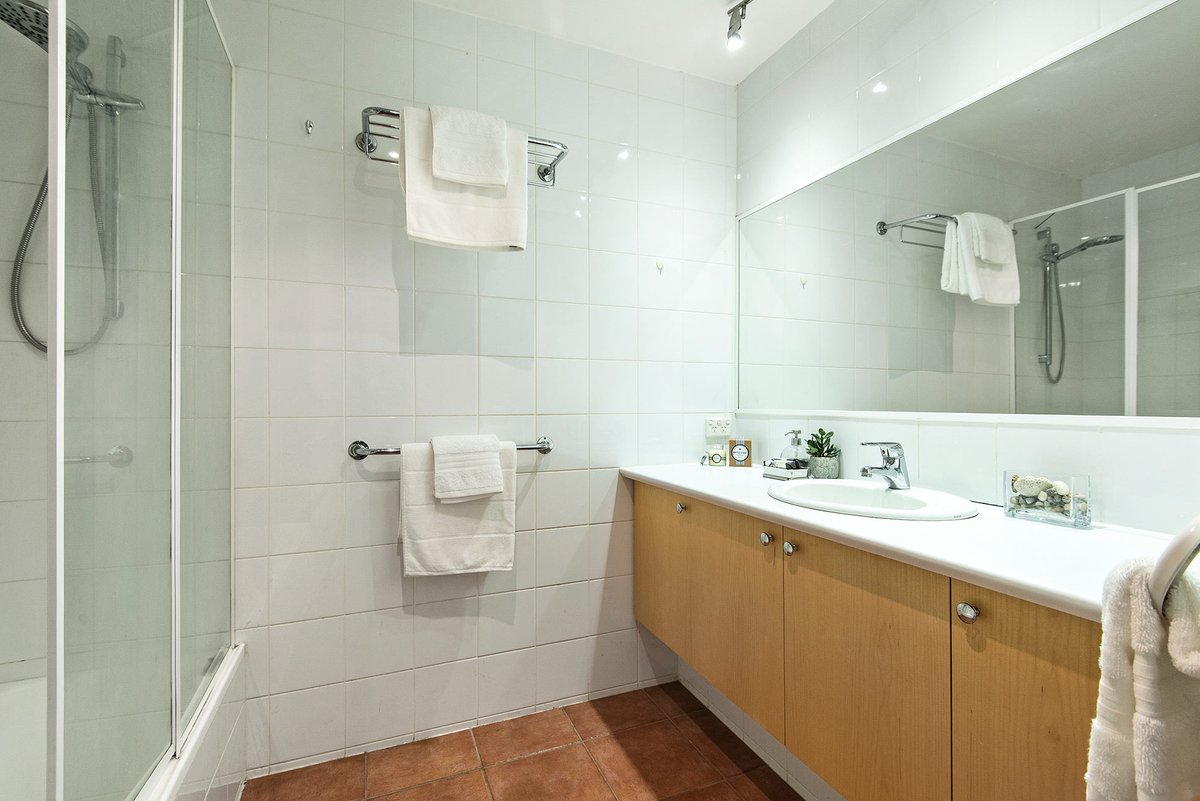 9 / 6 Anthony Street MELBOURNE - Residential for sale