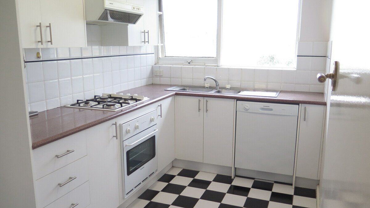9 / 7 Railway Avenue ARMADALE - Residential for lease