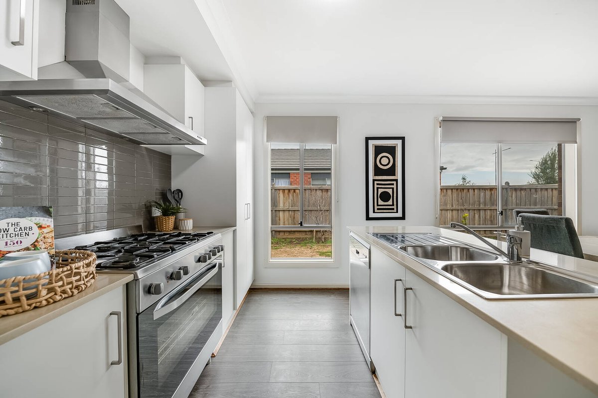 98 Chapman Drive Wyndham Vale - Residential for sale