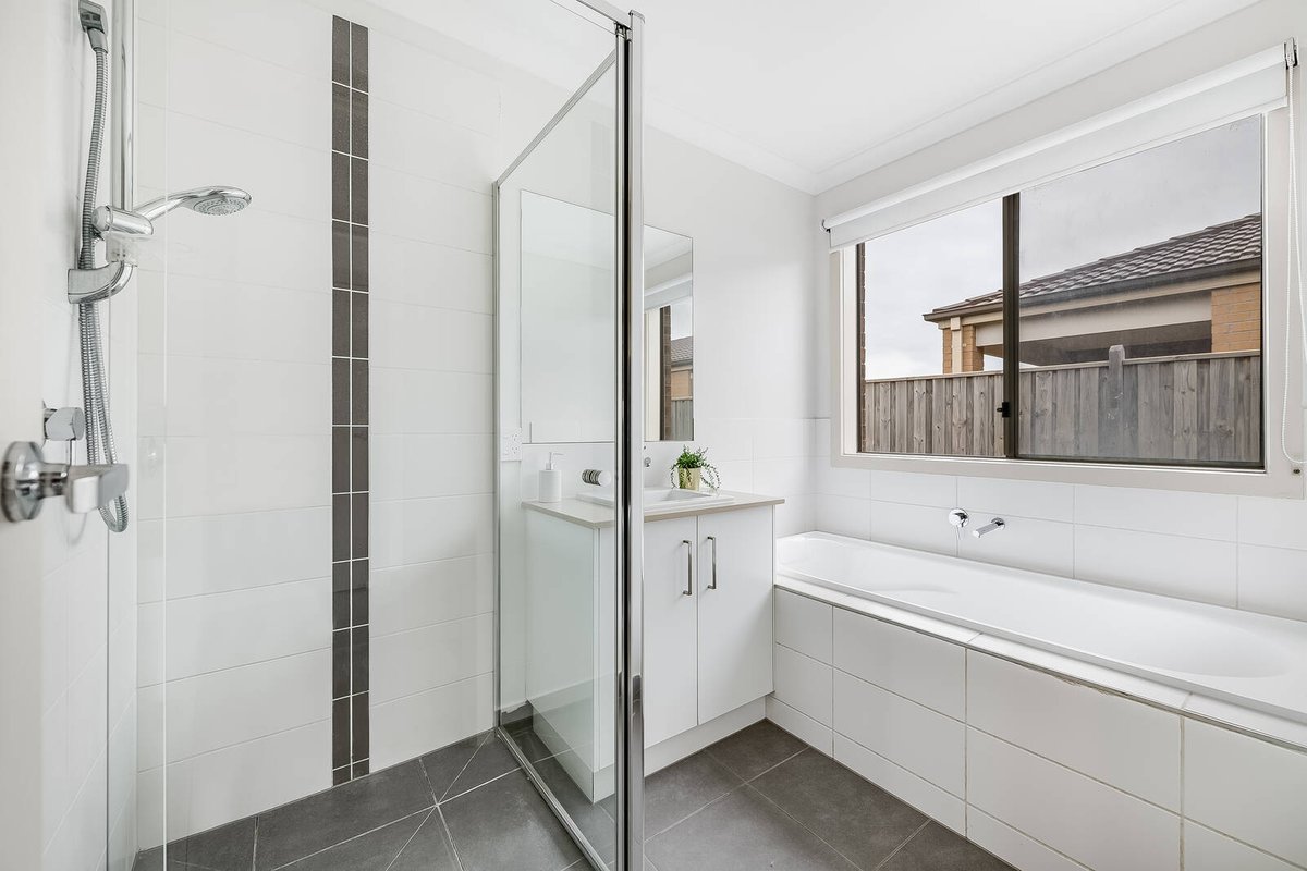98 Chapman Drive Wyndham Vale - Residential for sale