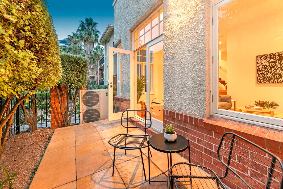 98 Esplanade West Port Melbourne - Residential for sale