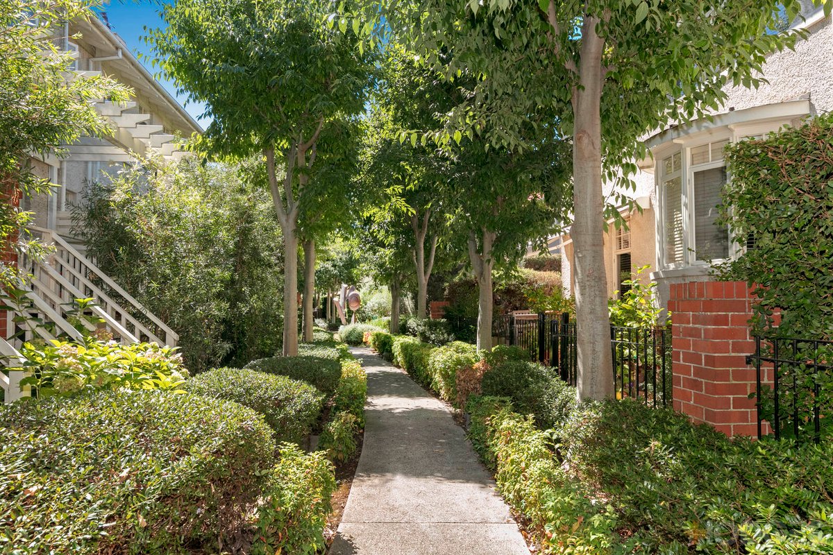 98 Esplanade West Port Melbourne - Residential for sale