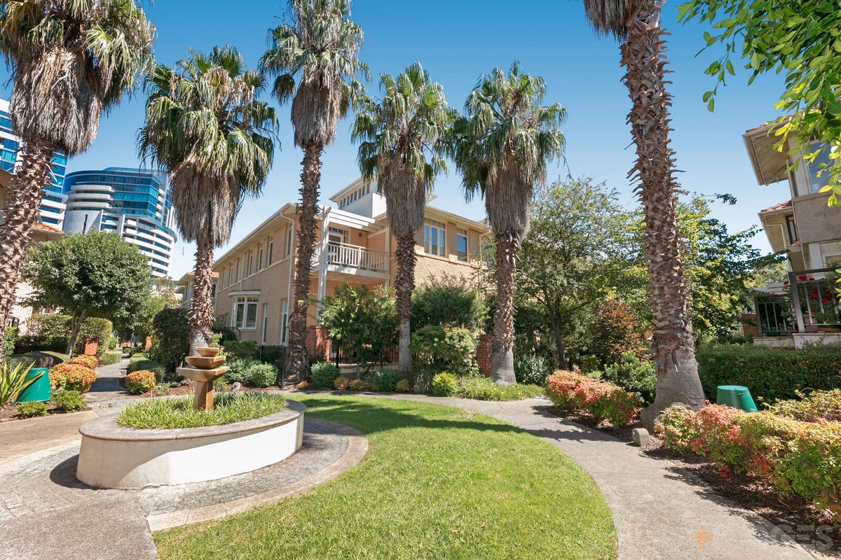 98 Esplanade West Port Melbourne - Residential for sale