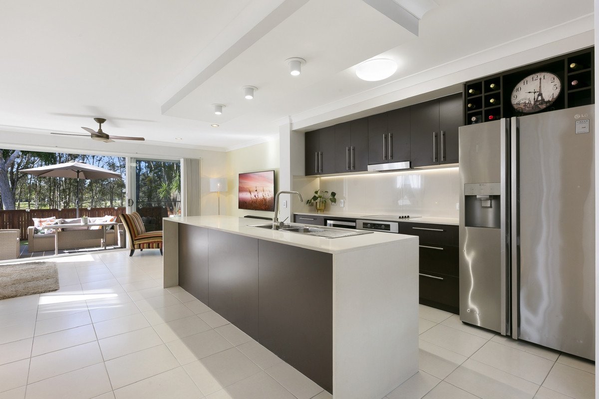 98 Verona Circuit, Burleigh Waters QLD 4220