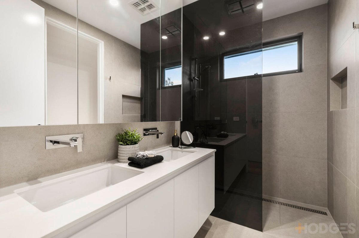 9B Widdop Crescent Hampton East - Residential for sale