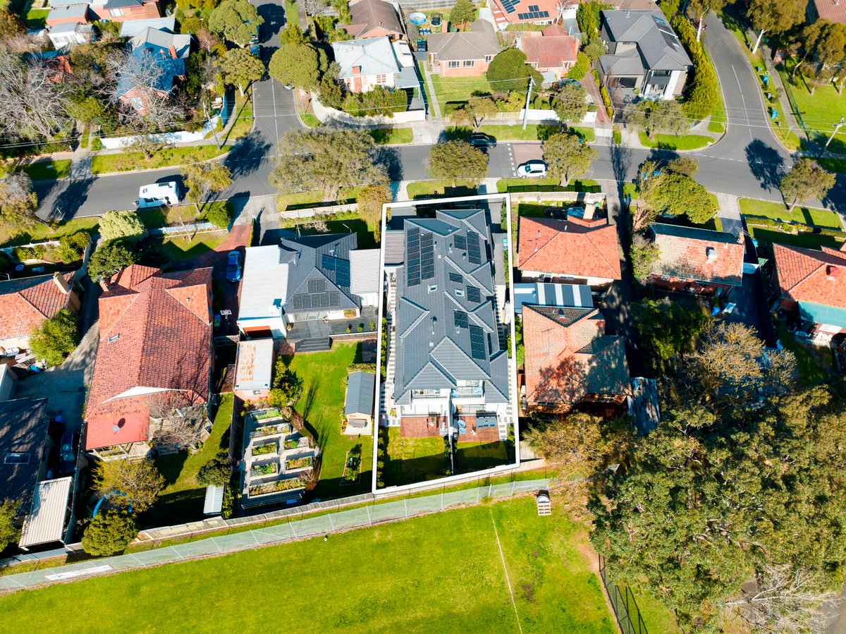 9B Widdop Crescent Hampton East - Residential for sale