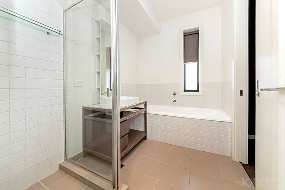 Apt 18 / 3 Evergreen Circuit Cheltenham - Residential for sale
