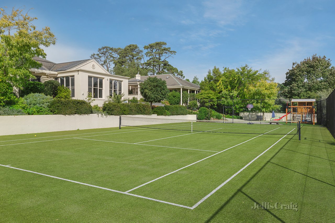 68 sters Road, Templestowe, VIC 3106 House for Sale