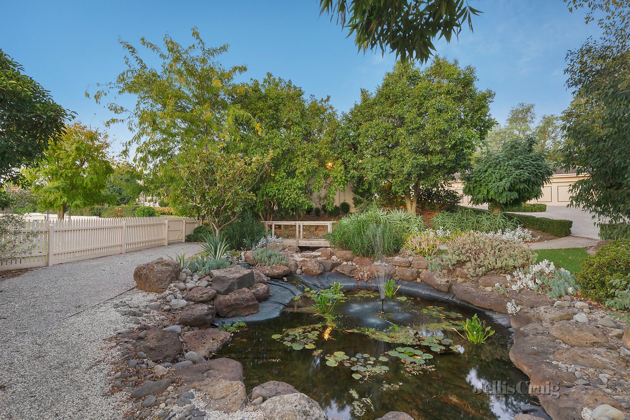 68 sters Road, Templestowe, VIC 3106 House for Sale