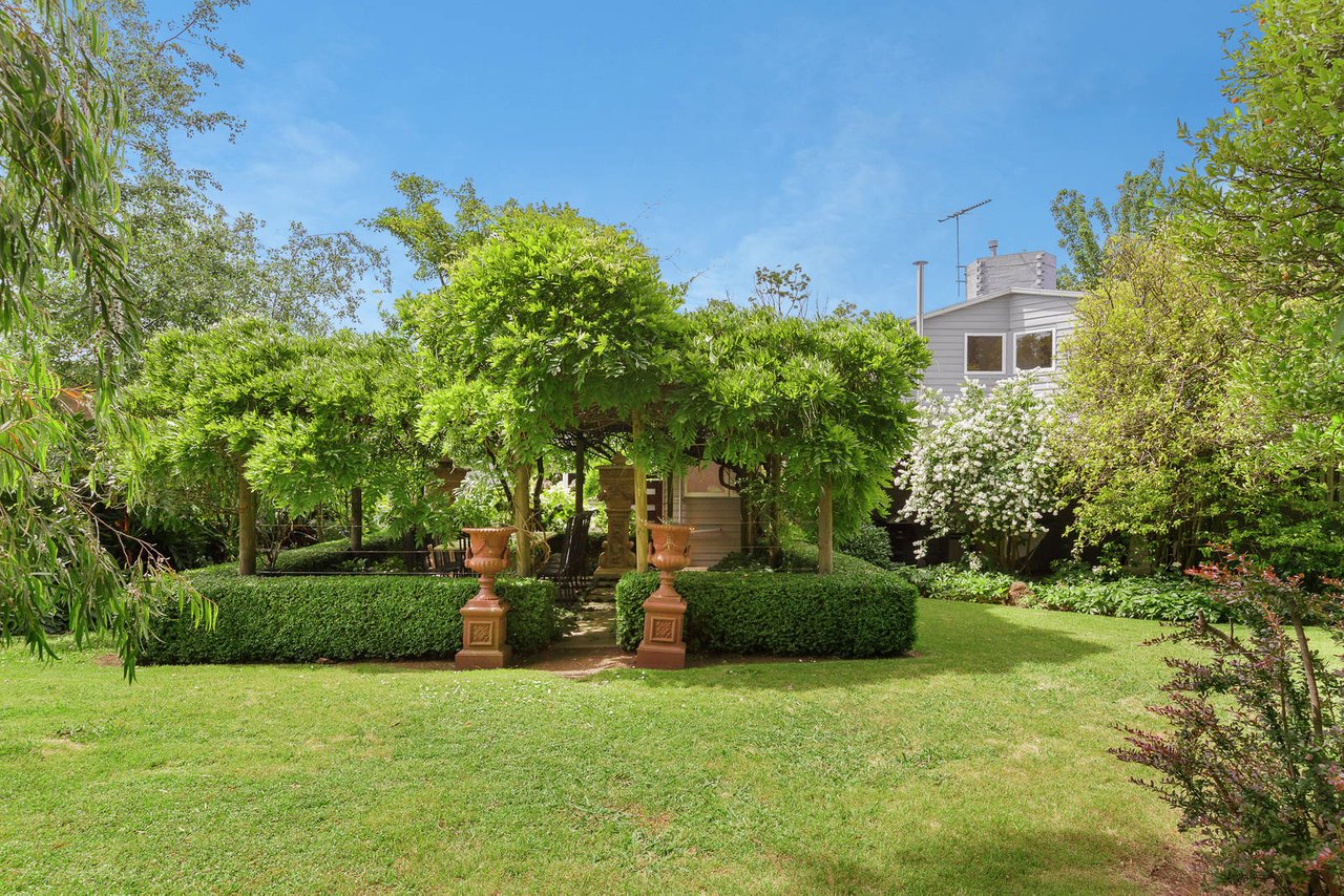 7 Allambi Road, Chirnside Park, VIC 3116 House for Sale