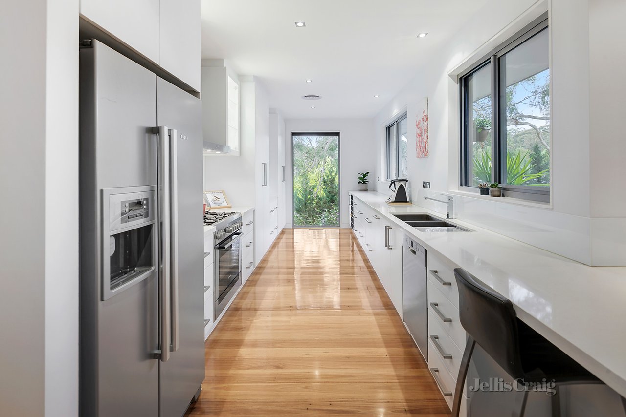 98 Bonds Road, Lower Plenty, VIC 3093 House for Sale