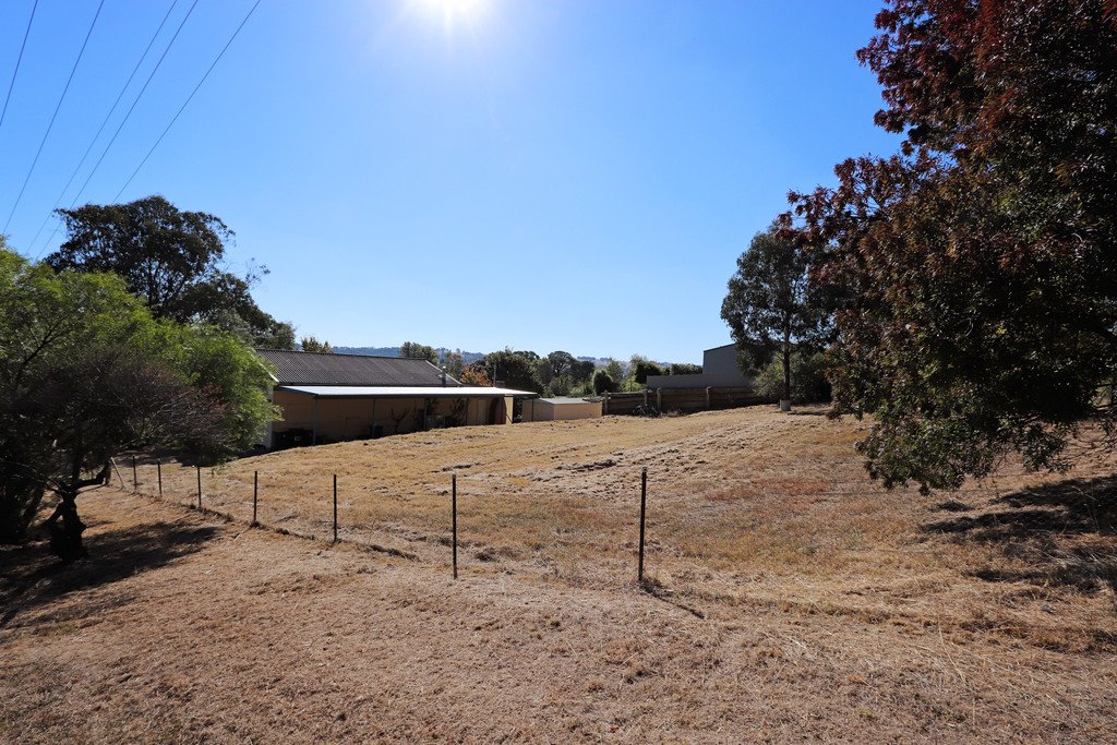 0 Cnr Gilbert & Selwyn Streets (33-35 Selwyn St)  TUMBARUMBA 3