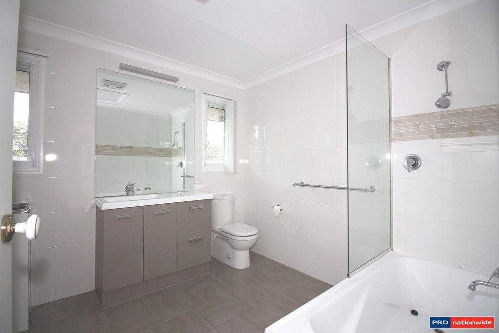 031/40 Blaikie Street   "The Avenues"  HENDRA 6