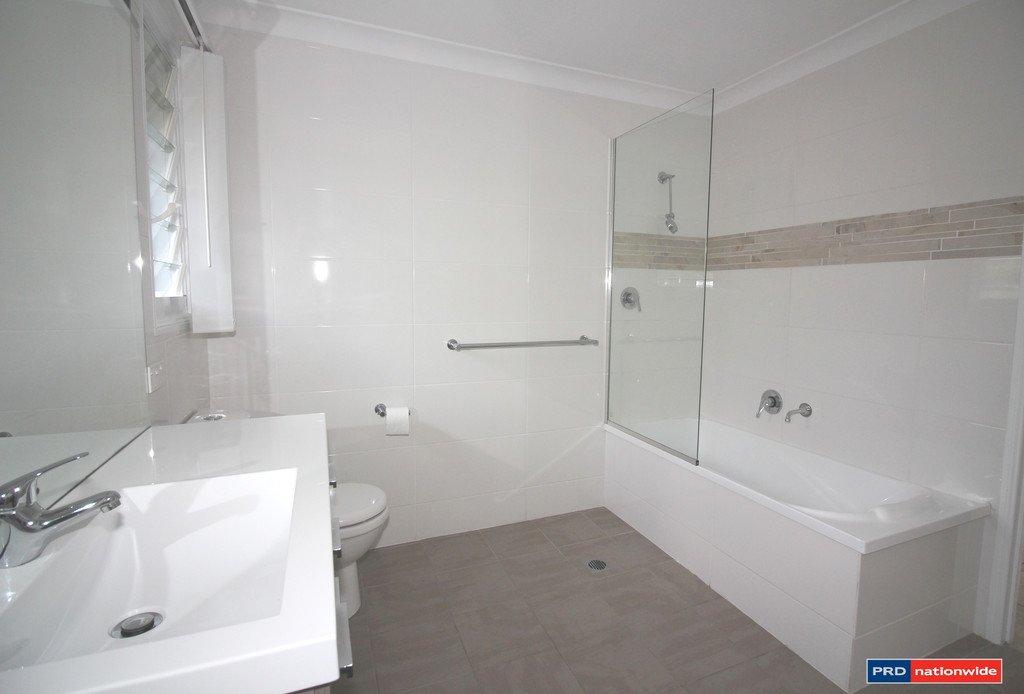 031/40 Blaikie Street   "The Avenues"  HENDRA 7