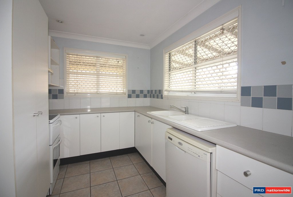 031/40 Blaikie Street   "The Avenues"  HENDRA 8